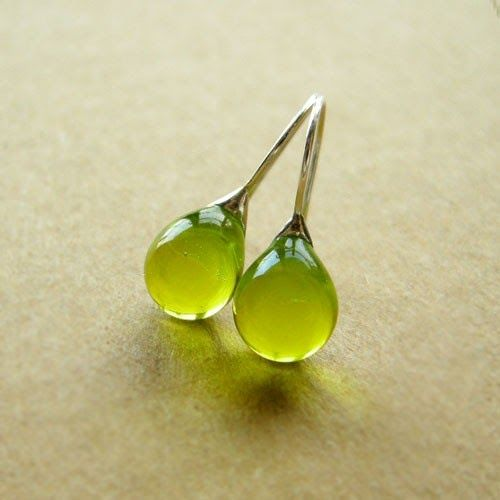 Chic| Vintage Olive Crystal Earrings